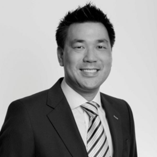 Adrian Sim, Associé, Bristows LLP